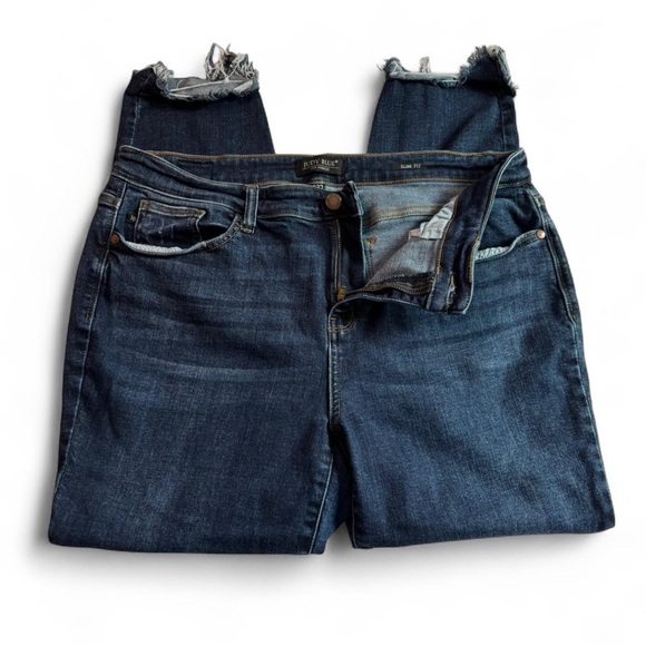 Judy Blue Size 15/32 Slim Fit Jeans Distressed Dark Wash High Rise - Picture 4 of 6